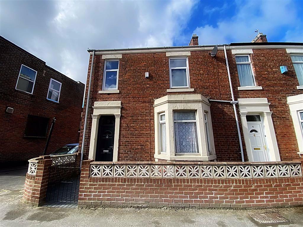 Laburnum Avenue, Wallsend, Tyne And Wear, NE28 3 bed terraced house for