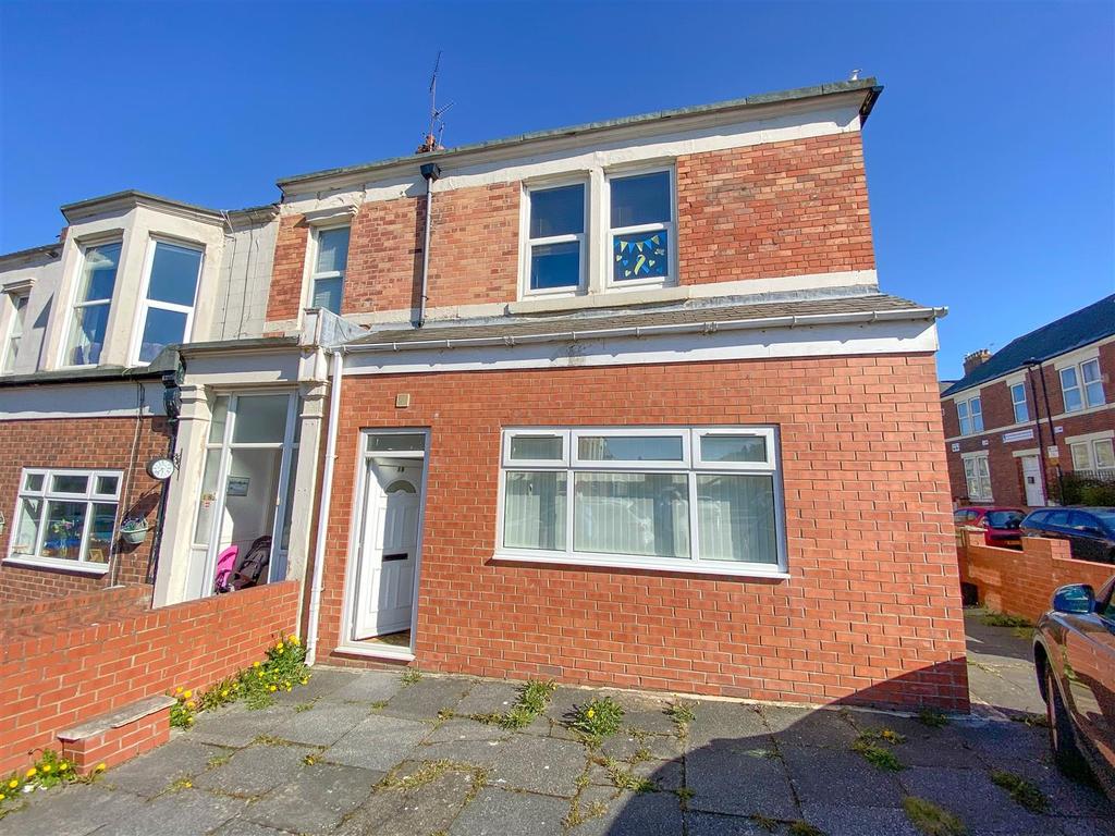 Esplanade, Whitley Bay 1 bed house for sale £63,000