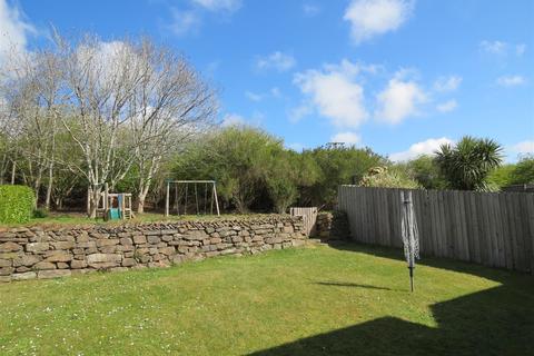 42 Larcombe Road, St Austell, PL25 3EZ