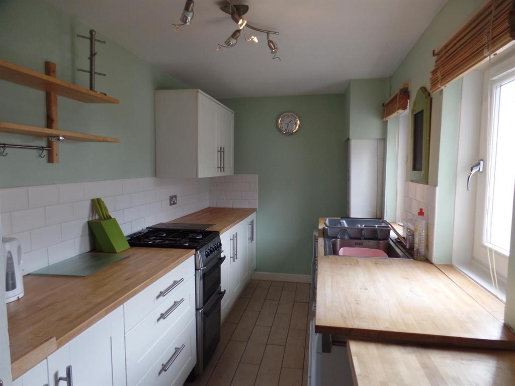 Gavin Street, Motherwell 2 bed flat £550 pcm (£127 pw)