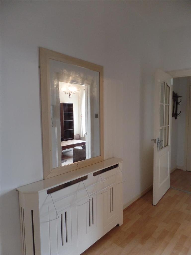 Gavin Street, Motherwell 2 bed flat £550 pcm (£127 pw)