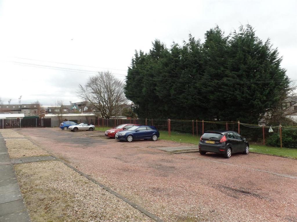 Gavin Street, Motherwell 2 bed flat £550 pcm (£127 pw)