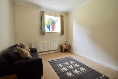 21 Bridgefield Drive, Bury, BL9 7PE