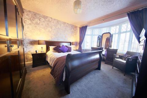 565 Broadway, Chadderton, Oldham, OL9 8DW
