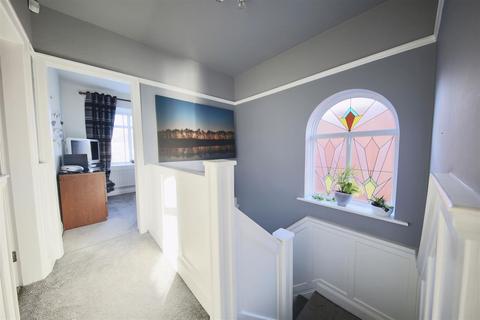 565 Broadway, Chadderton, Oldham, OL9 8DW