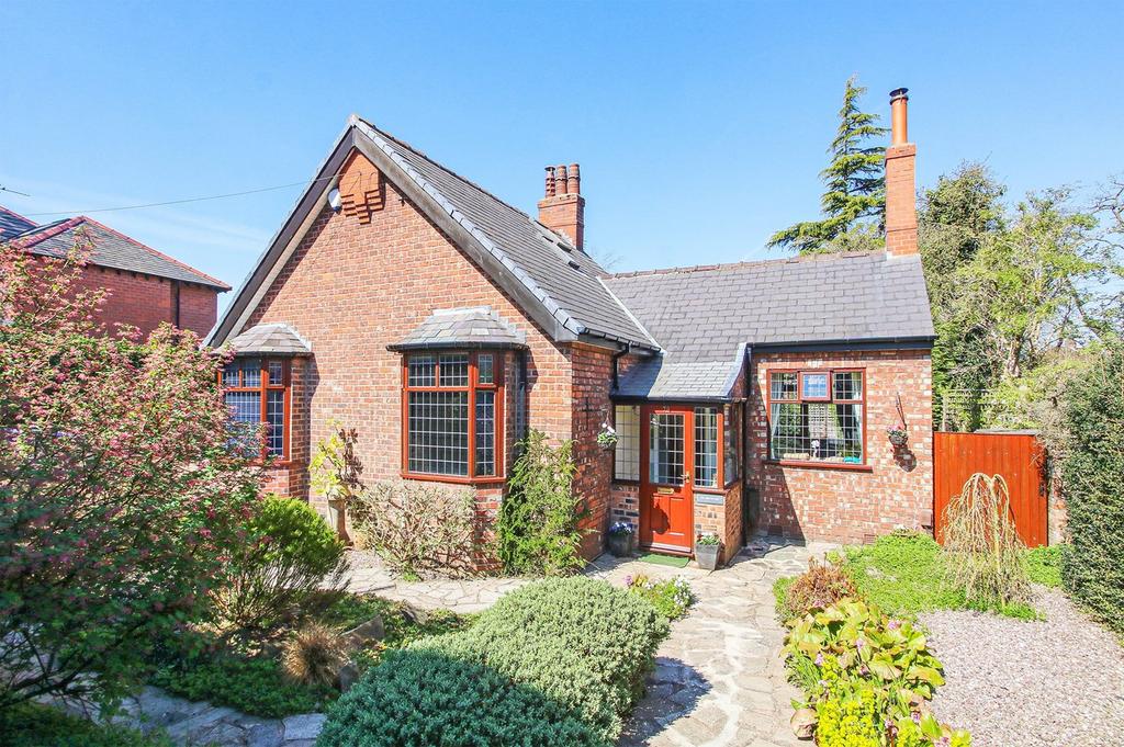 Carrington Road, Flixton, Manchester, M41 3 bed detached bungalow £