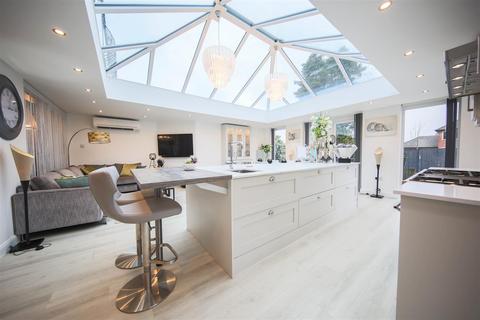 51 Dobb Brow Road, Westhoughton, Bolton, BL5 2AZ