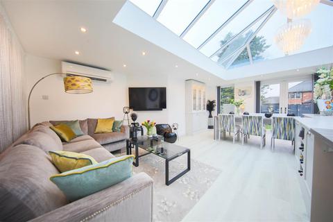 51 Dobb Brow Road, Westhoughton, Bolton, BL5 2AZ