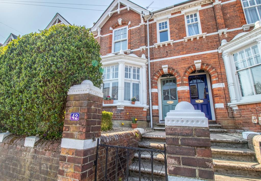 Beaconsfield Avenue, Colchester, CO3 3 bed semidetached house £450,000