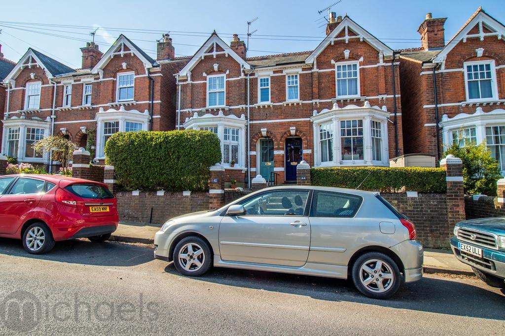 Beaconsfield Avenue, Colchester, CO3 3 bed semidetached house £450,000