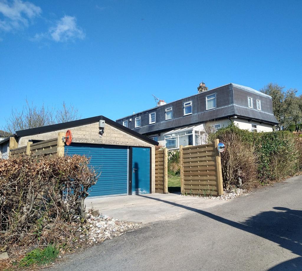 Scott Lane West, Riddlesden, Keighley, BD20 3 bed semidetached house