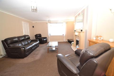 1 Francis Close, Wyke, Bradford, BD12 8LT