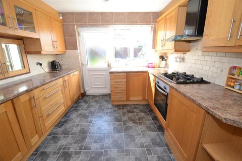 1 Francis Close, Wyke, Bradford, BD12 8LT
