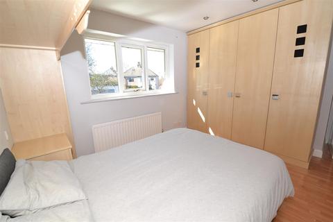 1 Francis Close, Wyke, Bradford, BD12 8LT