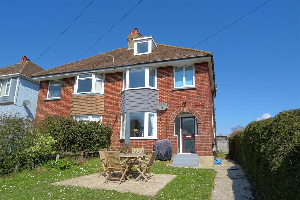Newport Road, Cowes 4 bed semidetached house £270,000