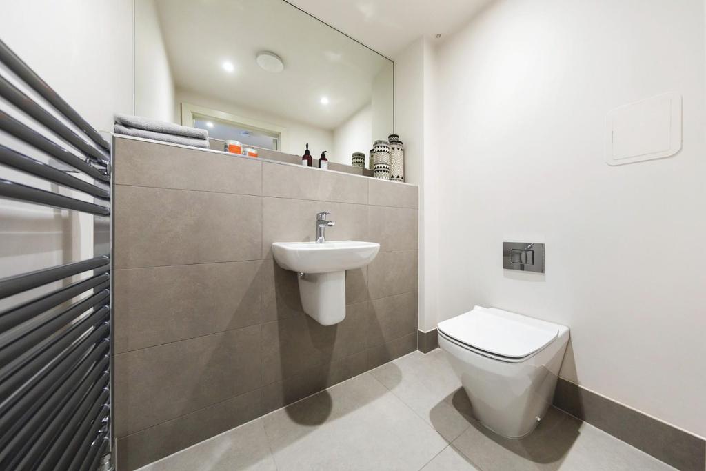 Bathroom (3).jpg