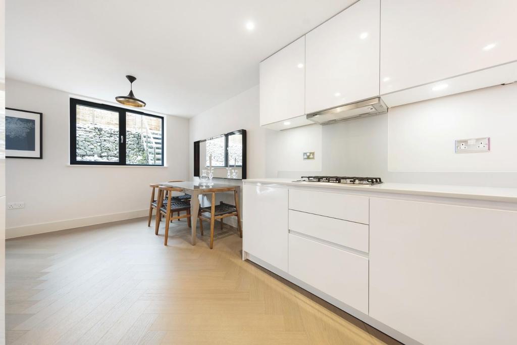 Kitchen (1).jpg