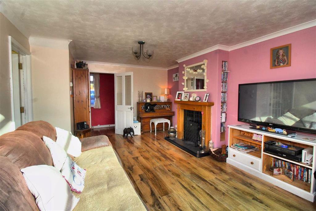 Saltwood Road, Seaford, East Sussex 3 bed terraced house £285,000