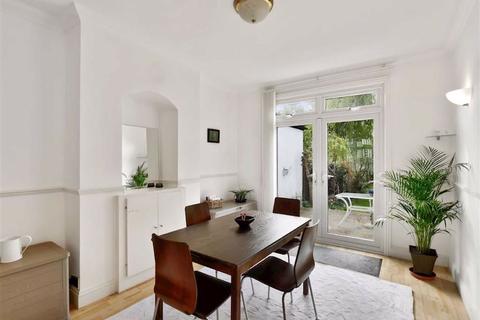 78 Selworthy Road, London, SE6 4DN