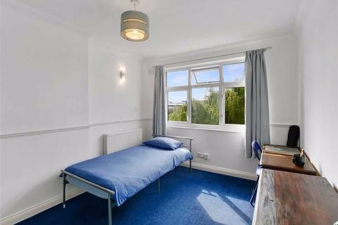 78 Selworthy Road, London, SE6 4DN