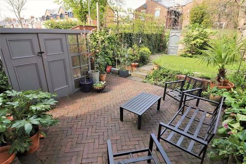 44 College Road, Manchester, M16 8FH