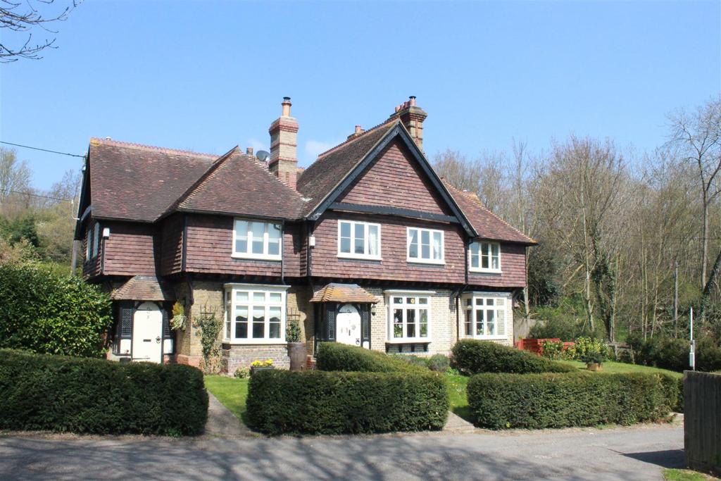 Wrens Hill, Norton, Faversham 2 bed house £350,000