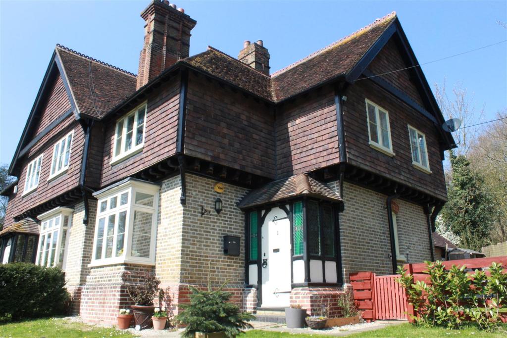 Wrens Hill, Norton, Faversham 2 bed house £350,000