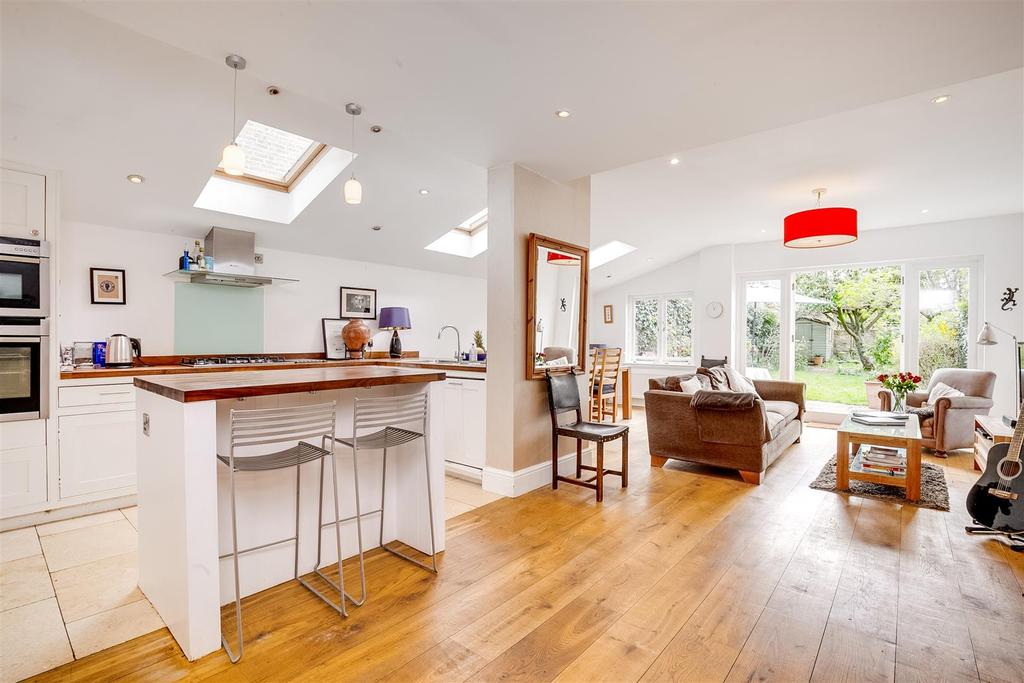 Binden Road, W12   FOR SALE