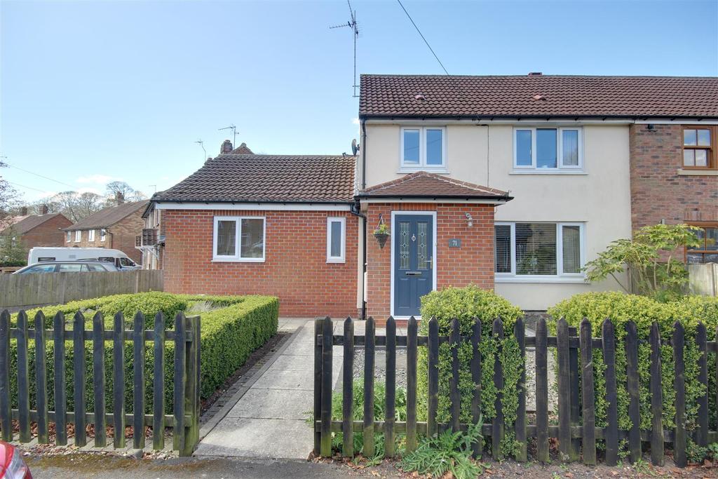 Plantation Drive, North Ferriby 3 bed semidetached house £235,000