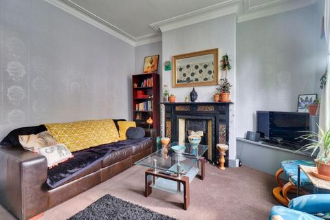 28 Barden Place, Leeds, LS12 3EQ