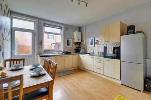28 Barden Place, Leeds, LS12 3EQ