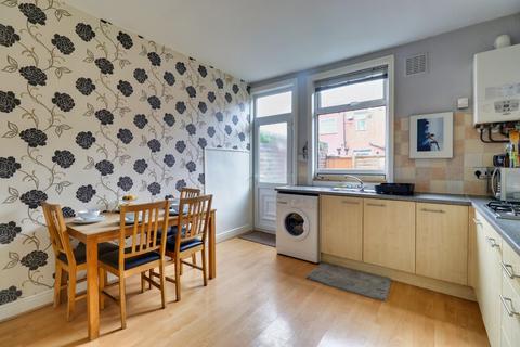 28 Barden Place, Leeds, LS12 3EQ