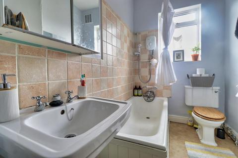 28 Barden Place, Leeds, LS12 3EQ