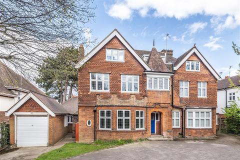 Flat 4, 29 Corkran Road, Surbiton, KT6 6PL