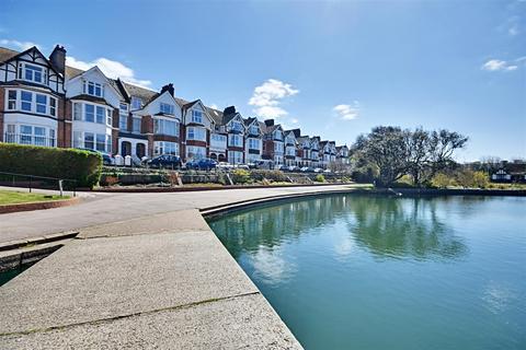 Flat 4, 7 Park Road, Bexhill-on-sea, TN39 3HY