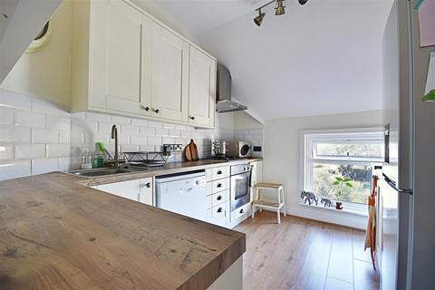 Flat 4, 7 Park Road, Bexhill-on-sea, TN39 3HY