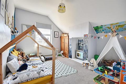 Flat 4, 7 Park Road, Bexhill-on-sea, TN39 3HY