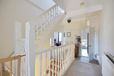 Flat 4, 7 Park Road, Bexhill-on-sea, TN39 3HY
