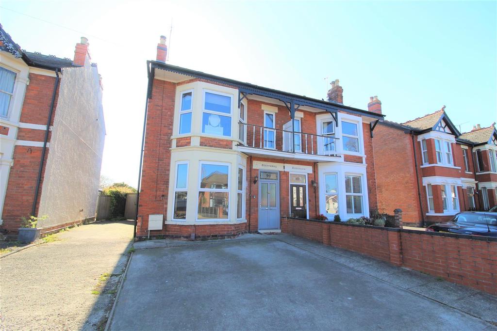 Elmbridge Road, Longlevens, Gloucester 4 bed semidetached house £400,000