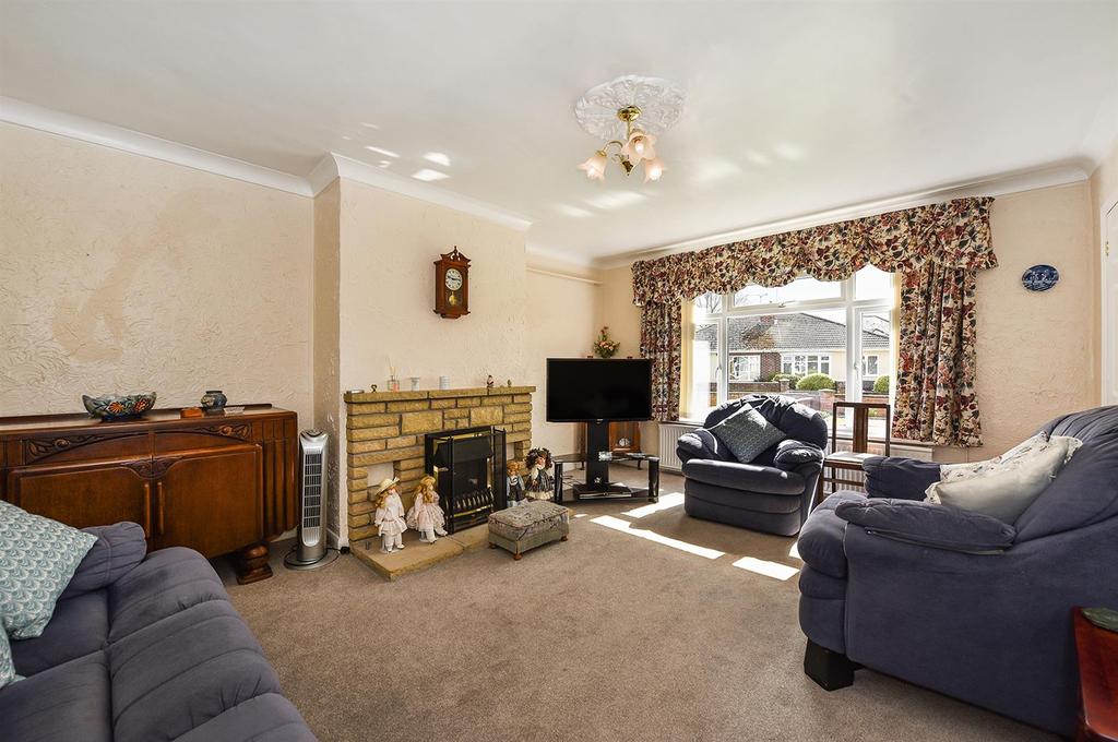 Byron Close, Ludgershall, Andover 2 bed semidetached bungalow £285,000