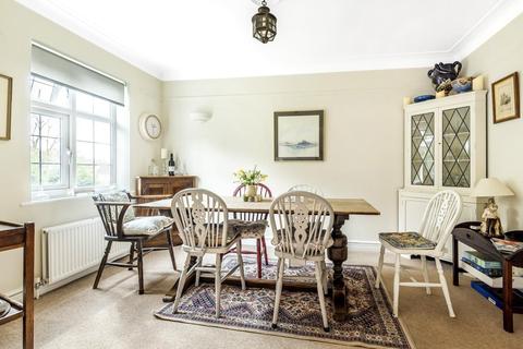 12 Imber Close, Esher, KT10 8EB