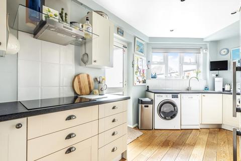 12 Imber Close, Esher, KT10 8EB