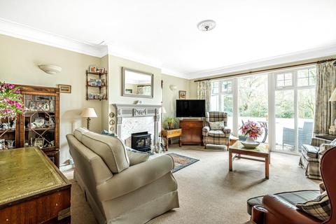 12 Imber Close, Esher, KT10 8EB