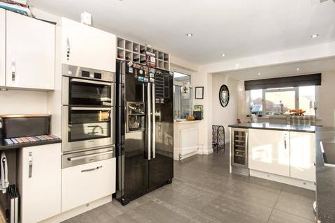 11 Almond Close, Old Basing, Basingstoke, RG24 7DW