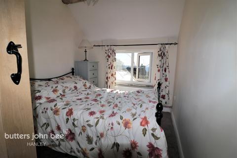 4 The Square, Whiston, Stoke-on-trent, ST10 2JA