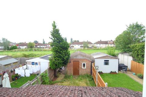 13 Risborough Drive, Worcester Park, KT4 8DA