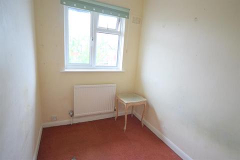 13 Risborough Drive, Worcester Park, KT4 8DA