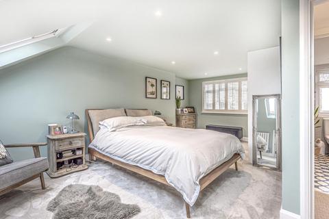 14 Derrick Road, Beckenham, BR3 3QQ