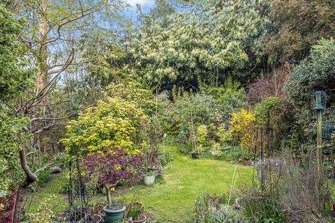 10 Allison Grove, London, SE21 7ER