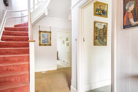 10 Allison Grove, London, SE21 7ER